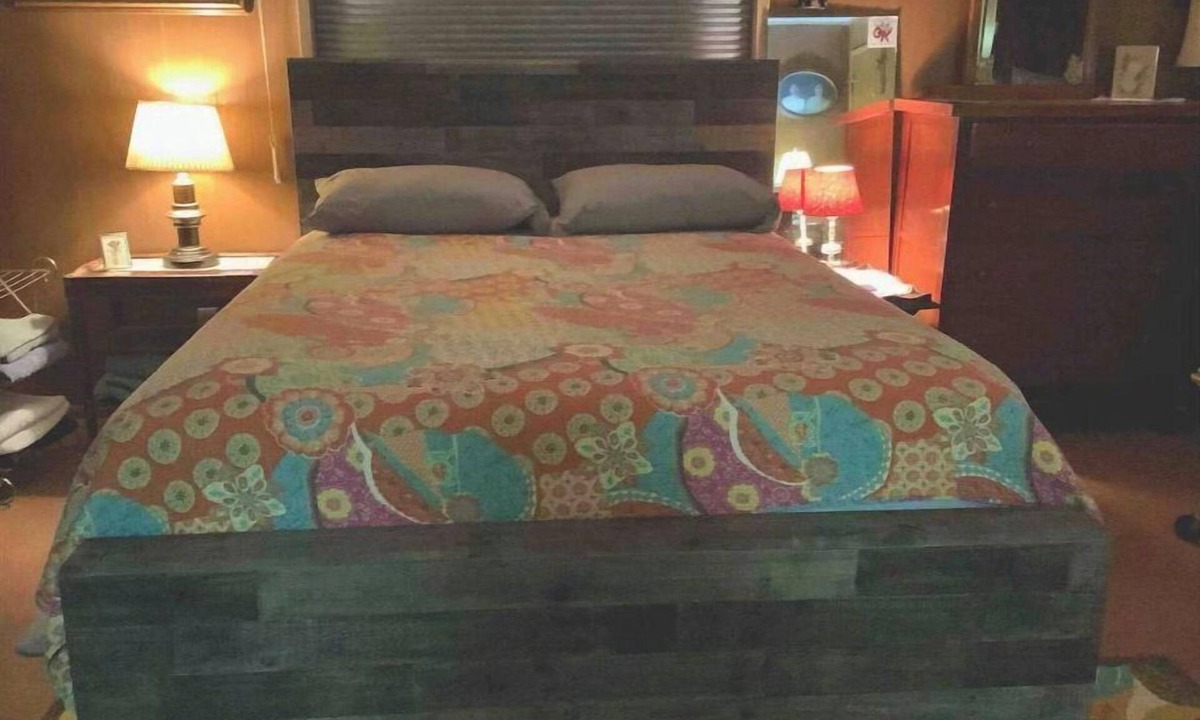 Monitor House | A studio apartment that is close to everything-airb rating 4.8 see reviews