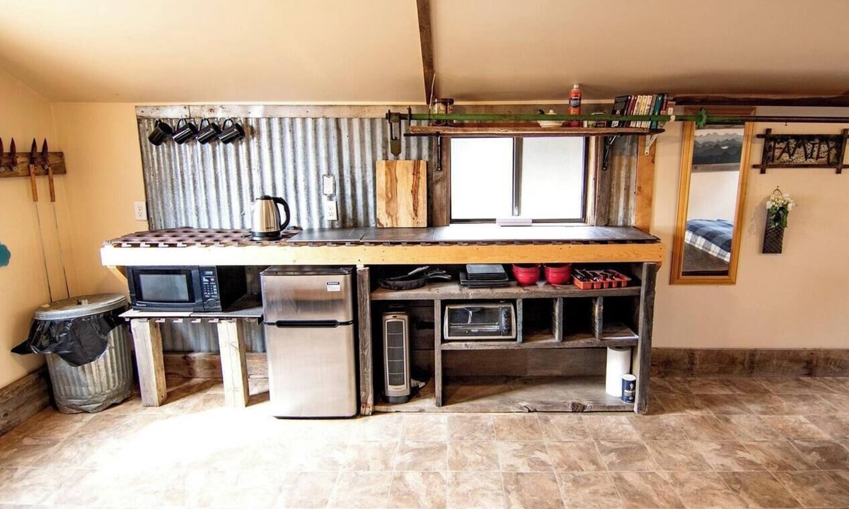 Monticello House | Adorable Glamping Cabin on a Wheat Farm for a Unique Getaway near Canyonlands National Park in Utah
