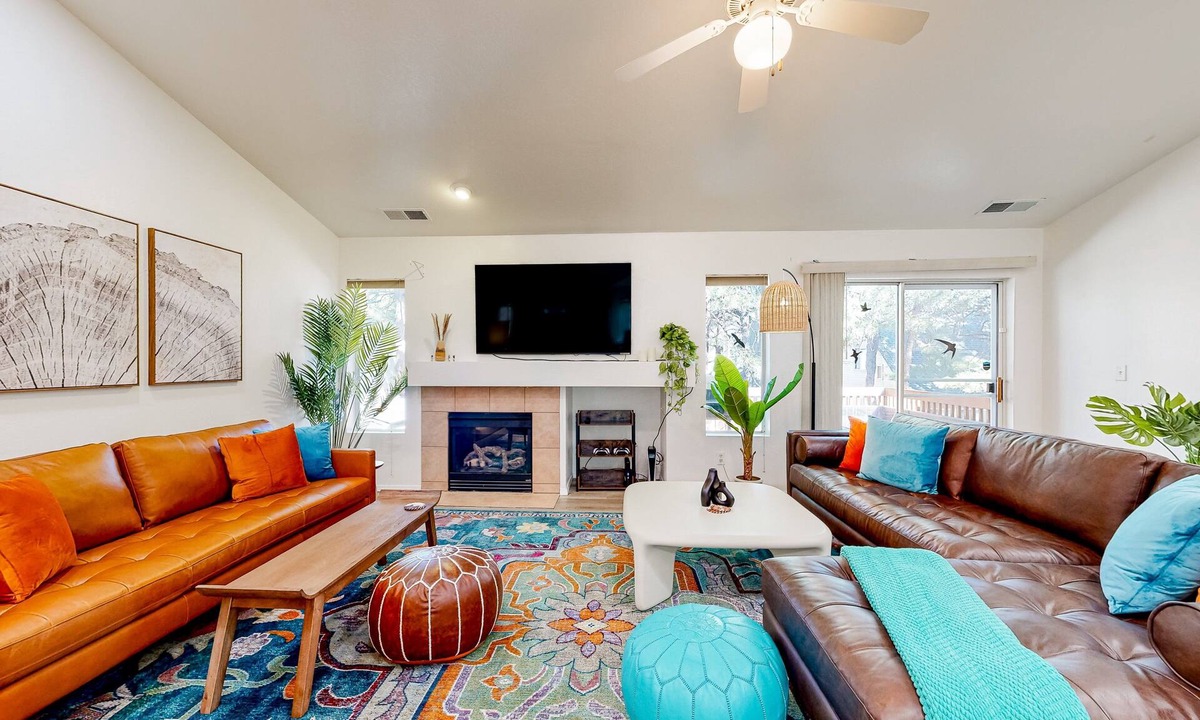 Ponderosa Trails House | Adventurer's retreat with PS5, modern kitchen, private patio, & desert views