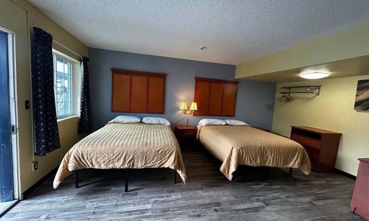 Longview Hotel | Affordable and Pet-friendly Stay Close to Downtown & Fun Spots