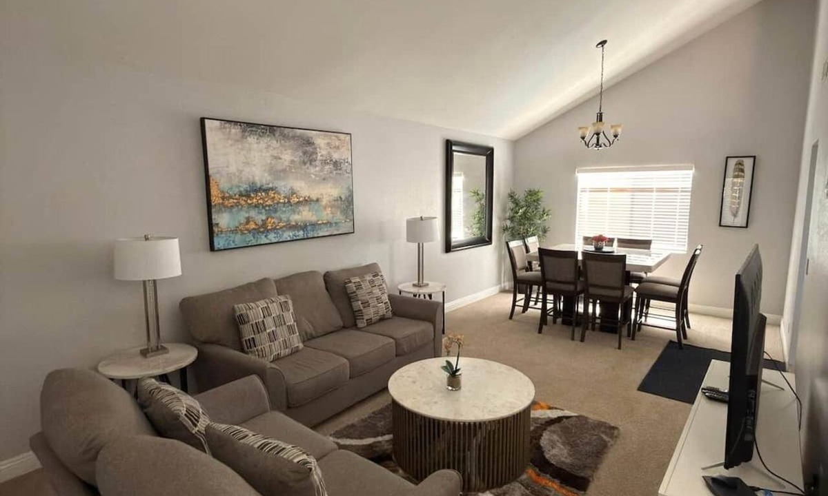 Las Vegas House | Affordable VILLA ROSA, nice pool, near Vegas Blvd.