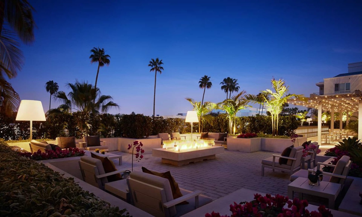 Beverly Hills Apartment | AKA Beverly Hills