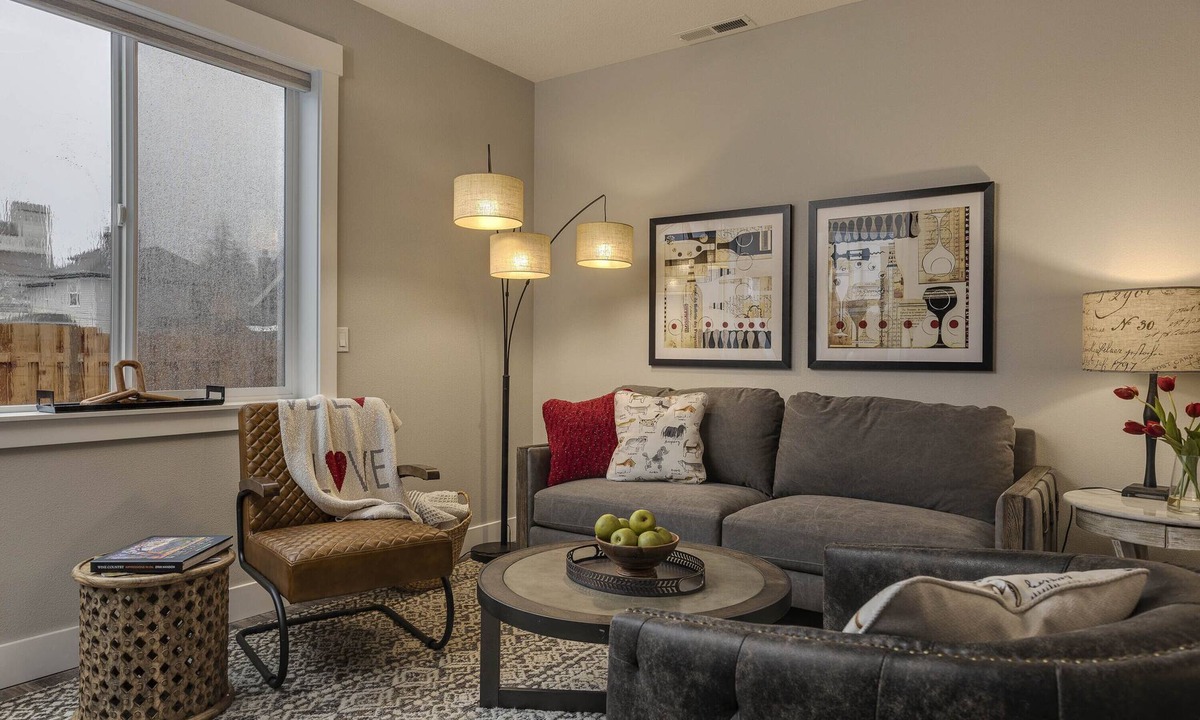 Carlton House | All New! Maison Monroe in Carlton