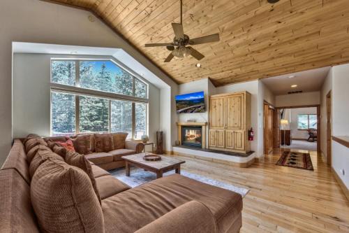 North Upper Truckee House | Alpine Family Adventure - Pets BBQ Games