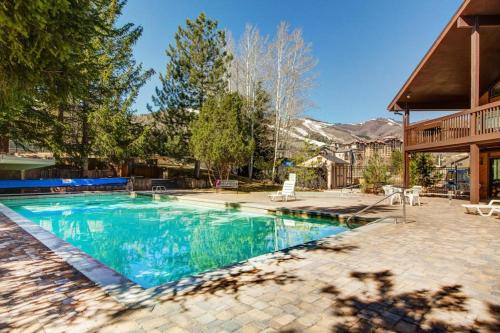 Park City House | Alpine Gem - Pools Hot Tubs Tennis - Walk 5 Mins to Lift & 8 Mins to Dining