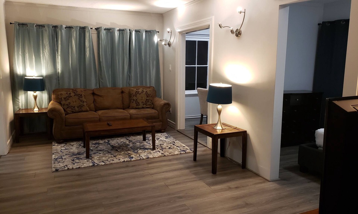 Beverly Grove Apartment | Amazing 1 bedroom by Melrose Ave Central location