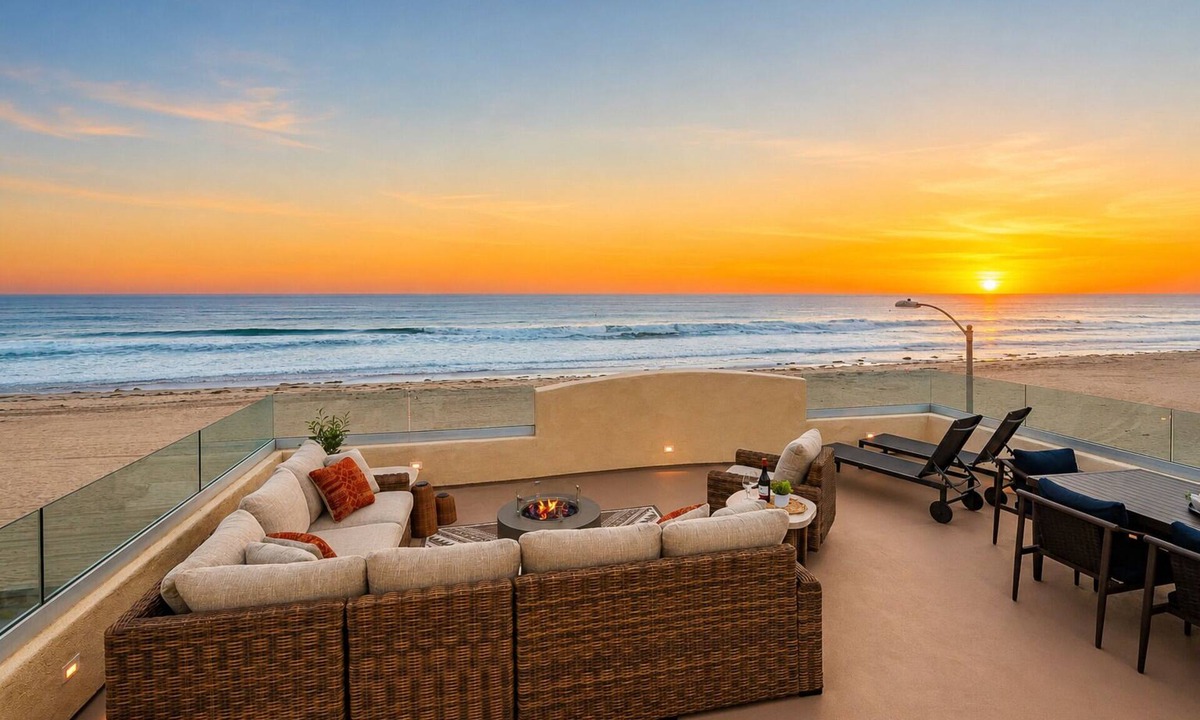 Mission Beach House | Amazing Reviews, On The Sand, Perfect for Families W/Jacuzzi!
