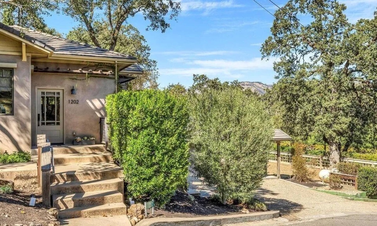 Calistoga House | Amazing Vineyard Views - Spacious Wine Country Villa