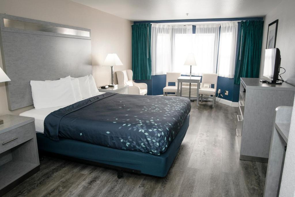 Bertsch-Oceanview Hotel | Anchor Beach Inn