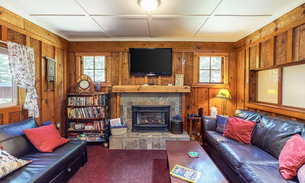 Wallowa County Cabin | Atmospheric Cabin w/Fireplace, Lovely Forest Setting & WiFi - Close to the Lake