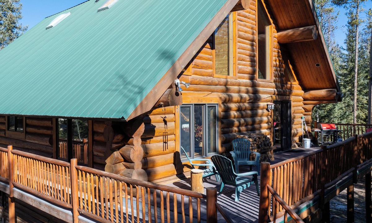 Winter Park Cabin | authentic 3 bedroom w/loft cabin, vaulted ceilings, dry sauna.
