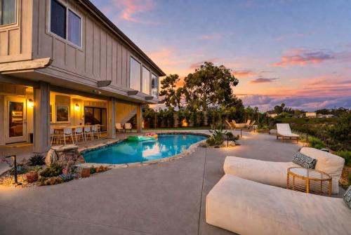 University City House | Backyard Oasis Renovated 10min to Beach Villa