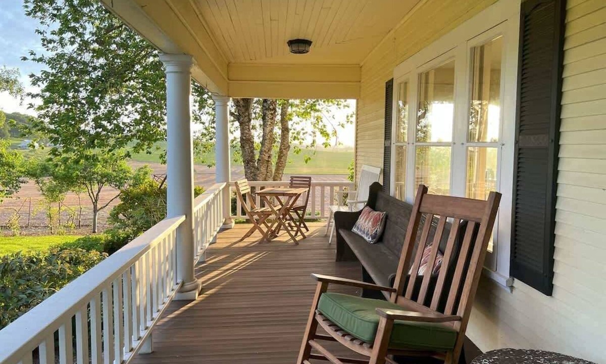 Polk County House | Barn Owl Hill - Historic Farmhouse Vineyard Views