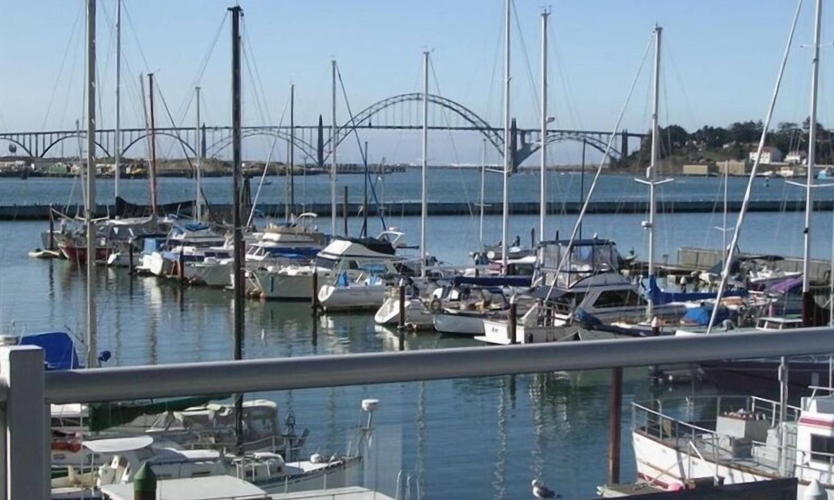 Newport Condo | Bayfront Upscale Condo on the Oregon Coast in Newport