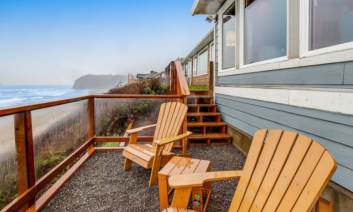 Oceanside Cottage | Beachfront Dog-Friendly Cottage with Private Hot Tub, Fireplace & Ocean Views