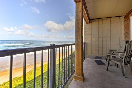 Lincoln Beach House | Beachfront Lincoln City Condo-Patio & Pool Access!