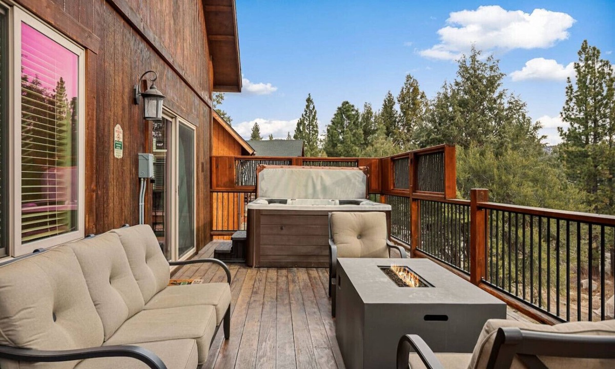 Eagle Mountain Estates House | Bear Creek Lodge w/Hot Tub near Snow Summit