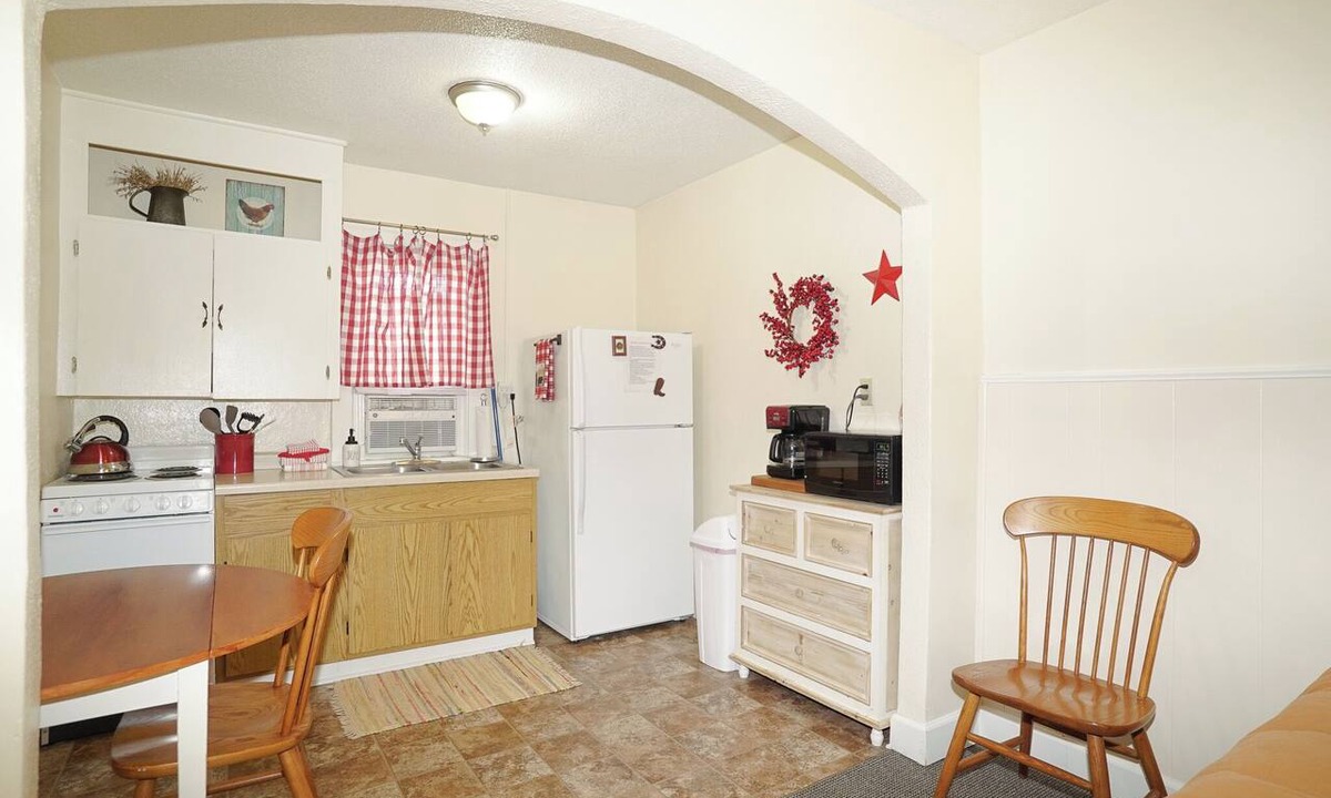 Joliet Hotel | Beartooth Suites