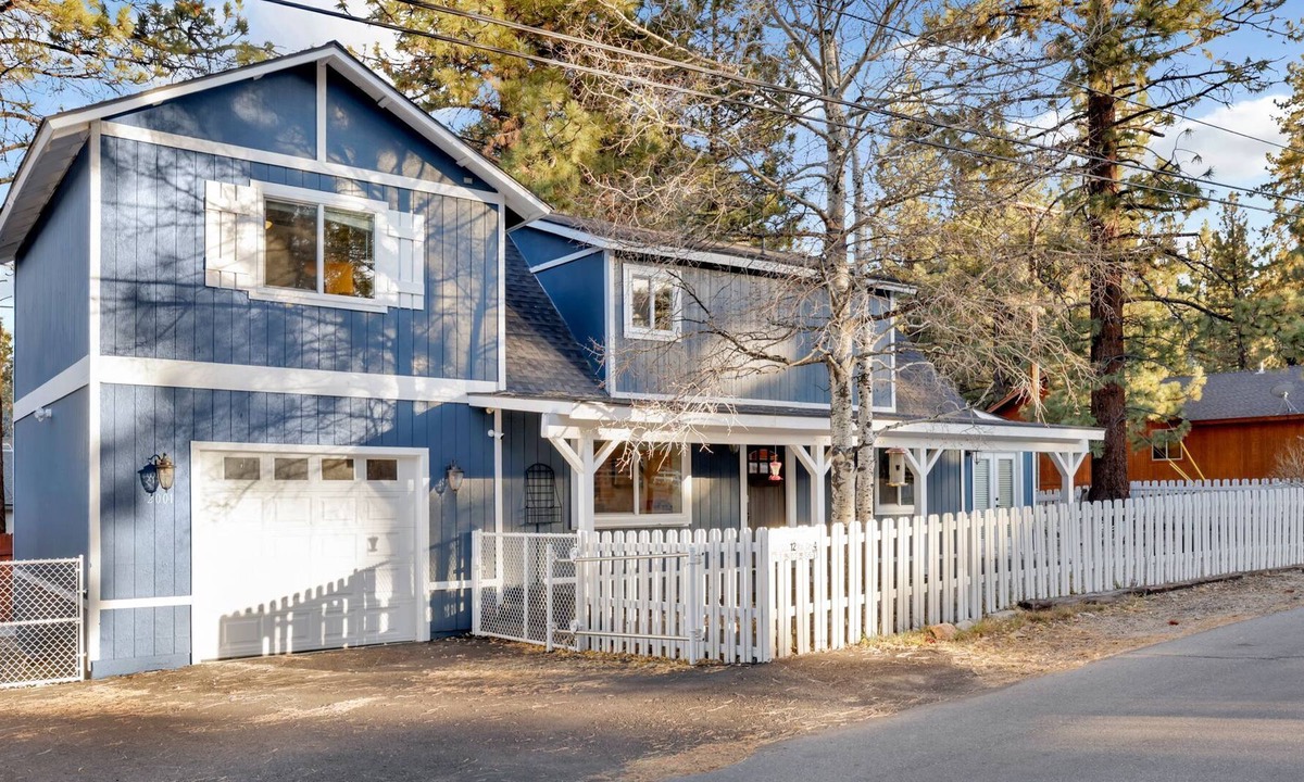 Big Bear Ski Chalet | Beary Peaceful Retreat- Hot Tub- Games- AC