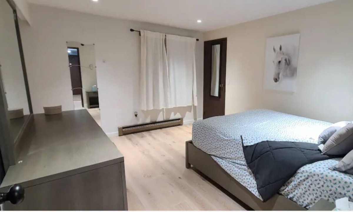 Bridle Trails Condo | Beautiful 1 bed, 1bath condo in the heart of Bellevue!