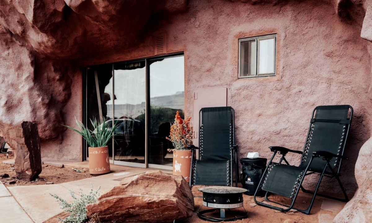 Moab Cabin | Beautiful Cave by the Colorado River with Stunning Canyon Views for a Unique Adventure in Moab, Utah