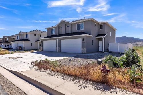 Cedar City House | Beautiful Cottage Close to Stunning Hiking Trails in Cedar City, Utah