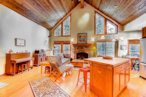 Serene Lakes House | Beautiful getaway with two fireplaces covered deck washer&dryer