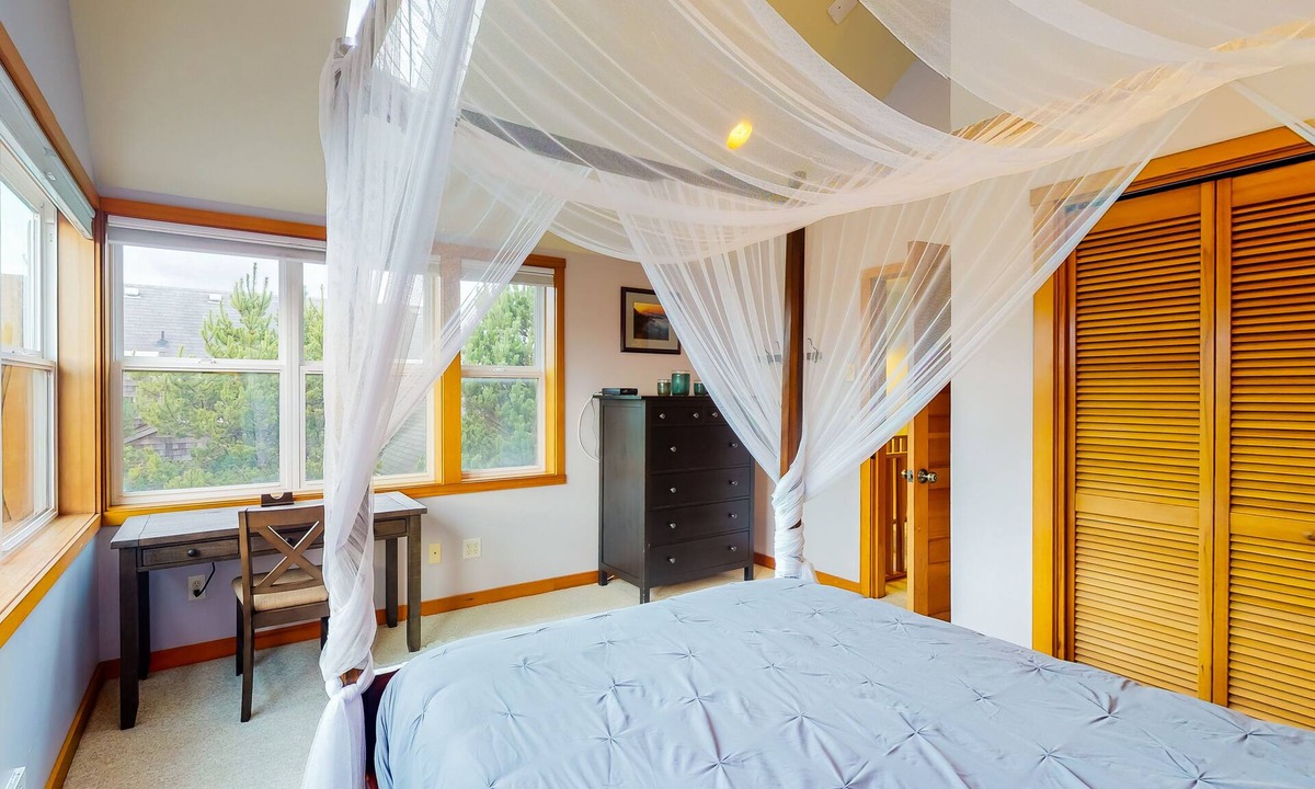 Shorepine Village House | Beautiful Home with Private Hot Tub & Easy Beach Access - Dogs Welcome