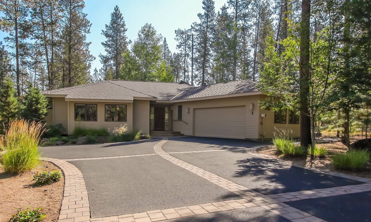 Sunriver House | Beautiful, single-level 3 bedroom in central Sunriver - FILB01