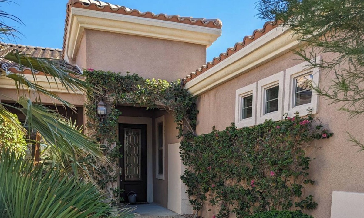 Indio House | Beautiful south-facing golf course home in popular + 55 Sun City Shadow Hills