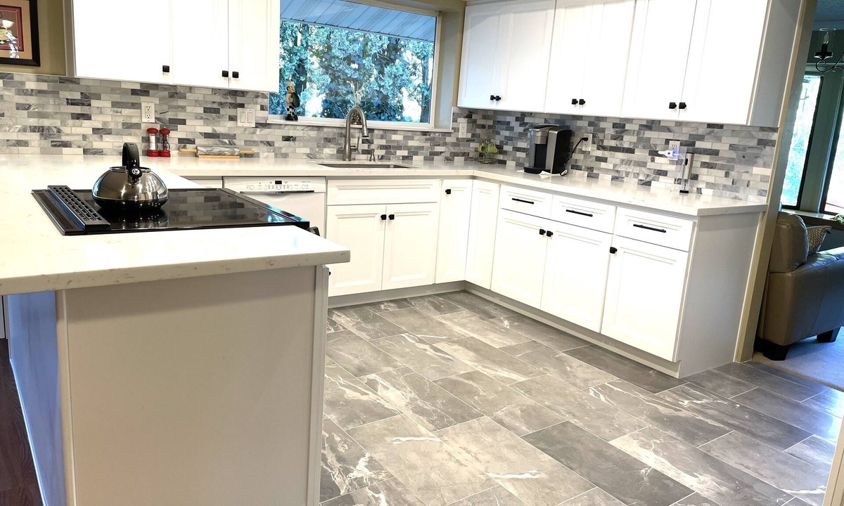 Vancouver House | Beautiful specious house with nearby lake, waterfront, dining and entertainment.