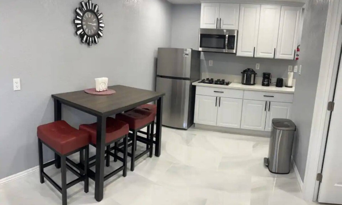Paradise Apartment | Beautiful suited with separate entrance