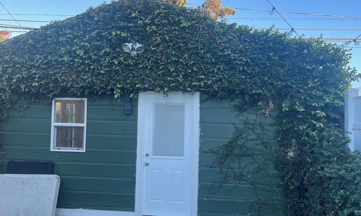Pico - Robertson Apartment | Beautifully renovated Private guesthouse.