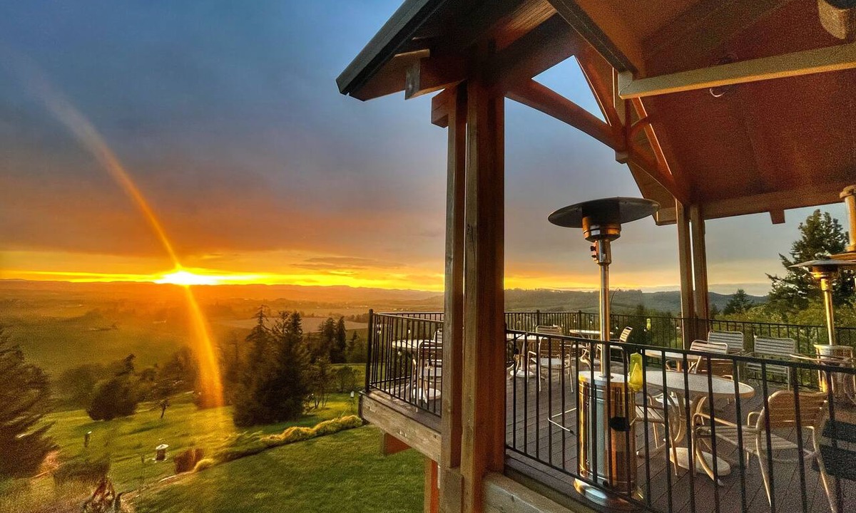 Amity Bed & Breakfast | Bella Collina Bed & Breakfast