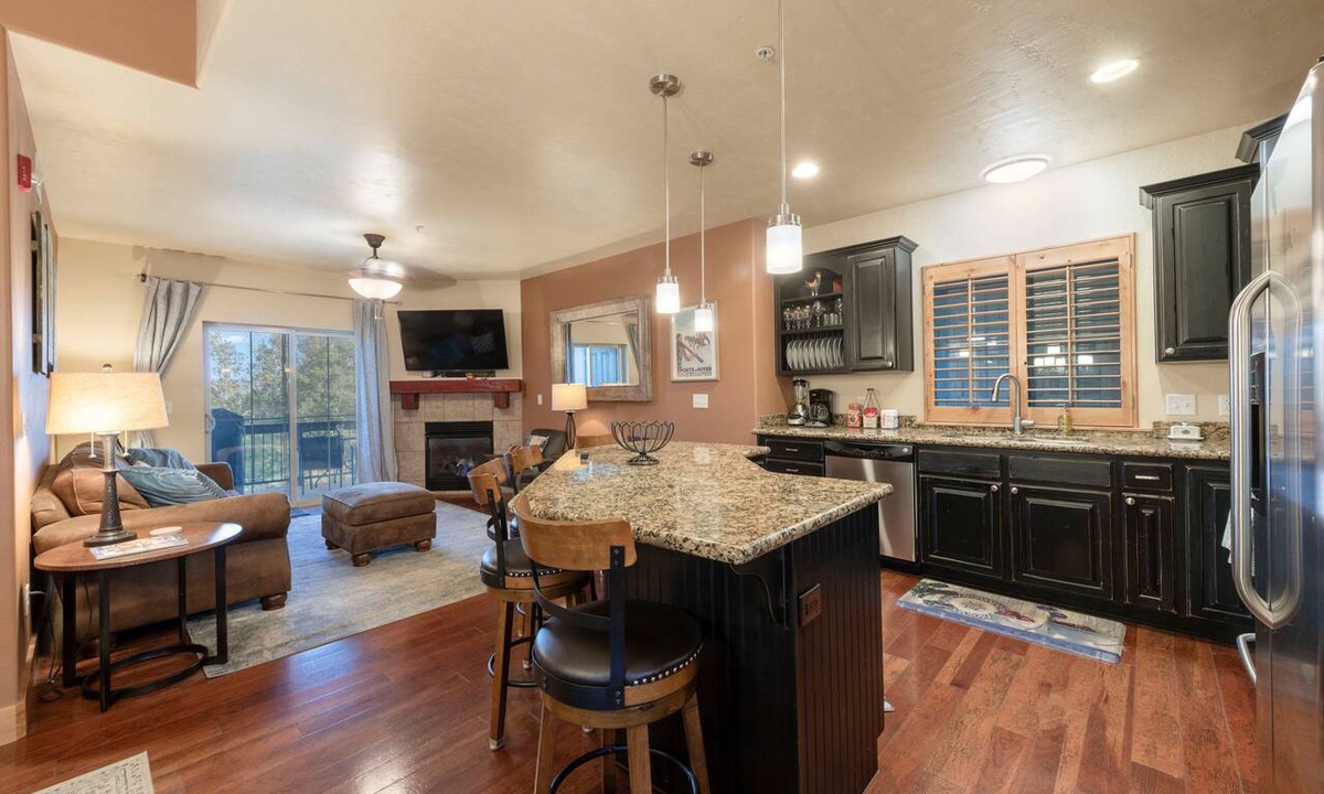 Bear Hollow Village Condo | Best Bear Hollow Retreat – 3BR/2BA Top Floor with Views