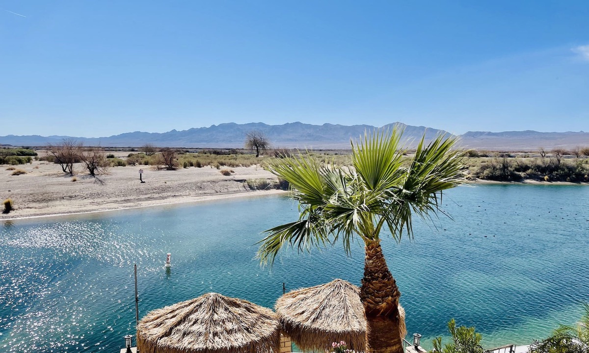 Bullhead City House | Best Luxury Riverfront Home w/Private Pool & Dock