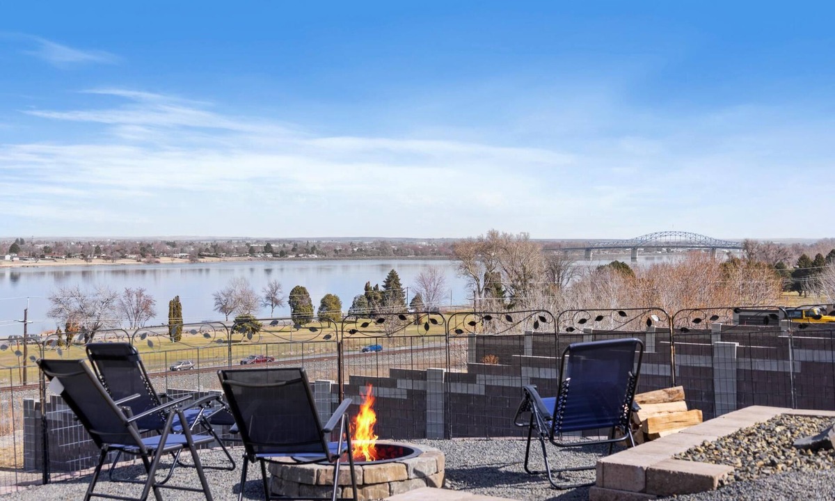 Kennewick House | Best River View, Great Discounts, Return Guests Send Inquiry for Special Rate