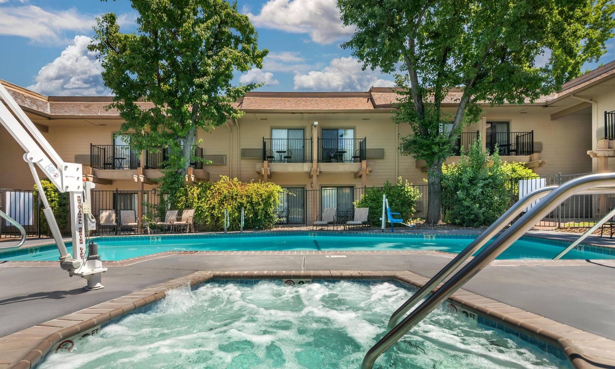 Sonora Hotel | Best Western Plus Sonora Oaks Hotel & Conference Center