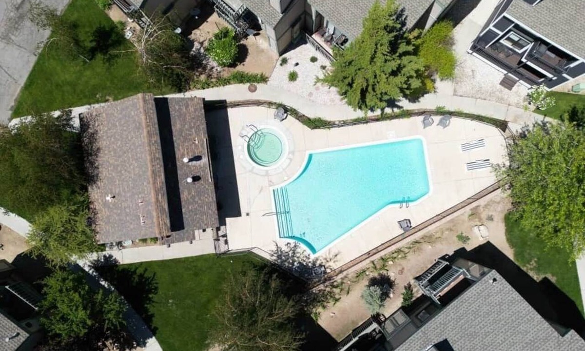 Boulder Bay Condo | Big Bear Getaway Steps to Lake