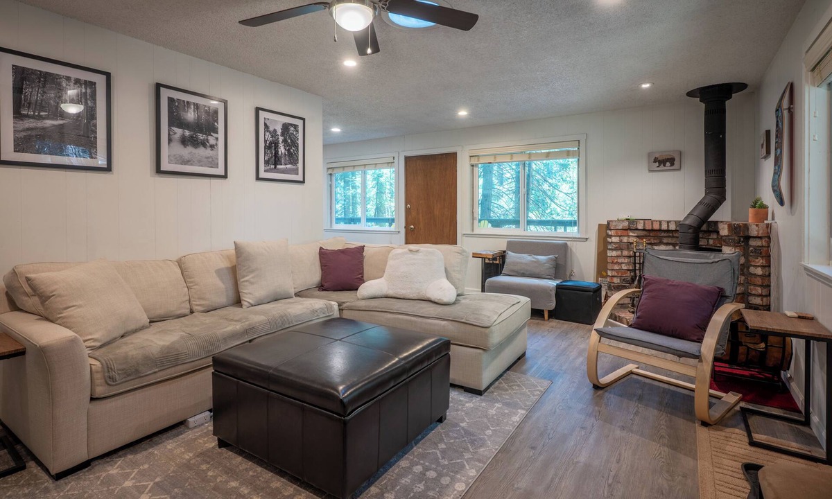 Dorrington Cabin | Bigfoot Escape | Dorrington Cabin with Bonus Room