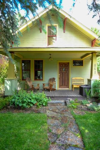 River West House | Bluebird Day - Lavender Cottage