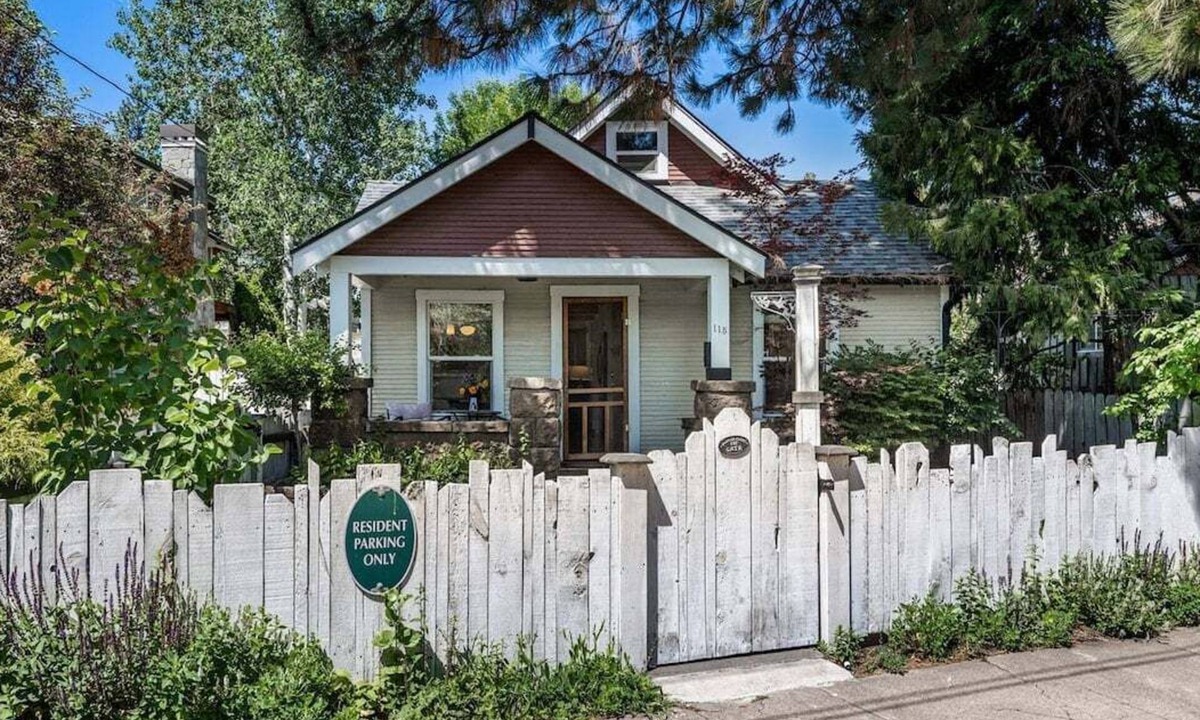 Old Bend House | Bluebird Day - River West: A serene riverfront retreat in Bend, OR, with 3 beds and stunning views.