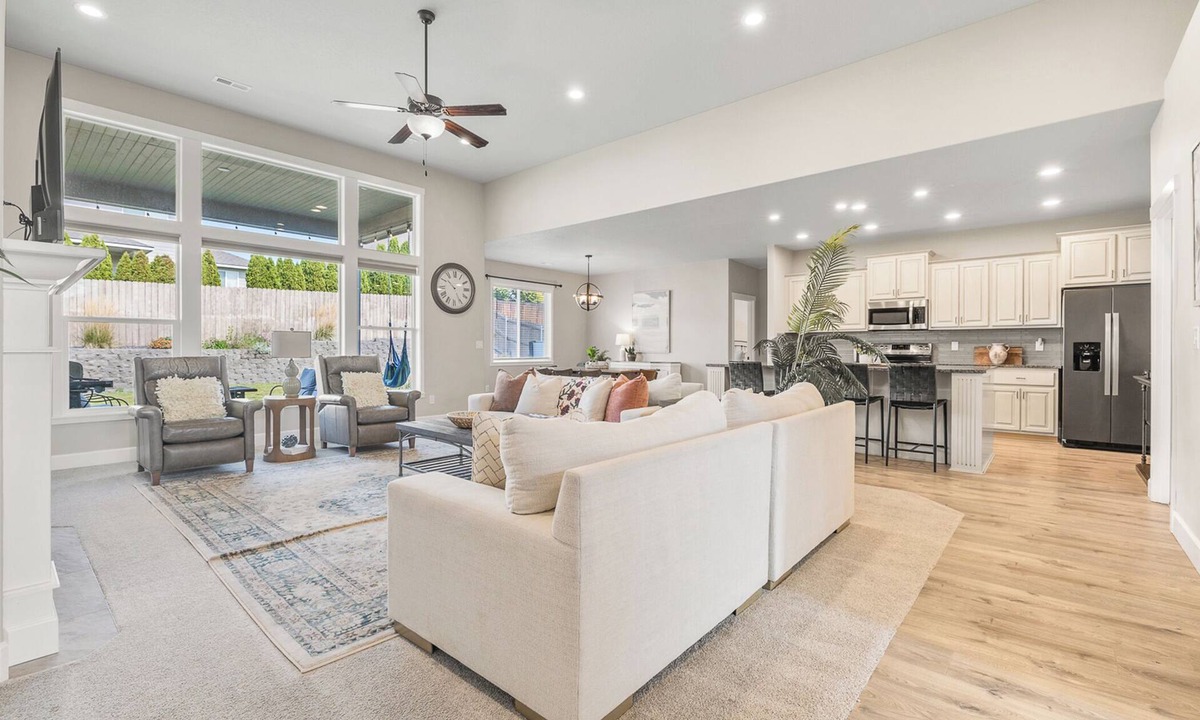 Kennewick House | Botanical Breeze - Spacious Home in Kennewick