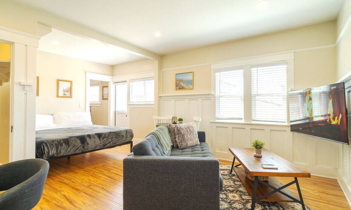 South Park Apartment | Boutique Historic Studio Balboa Park W/D