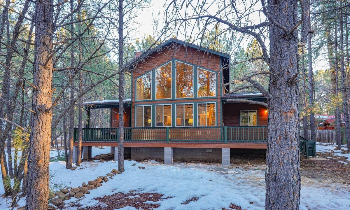 Pinetop Cabin | BRAND NEW CUSTOM BUILT HOME IN PINETOP LAKES COUNTRY CLUB WITH AC!