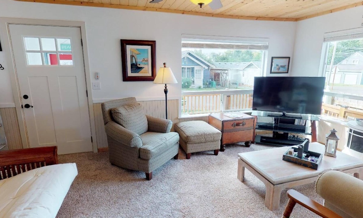 Rockaway Beach Cottage | Brass Bell Cottage