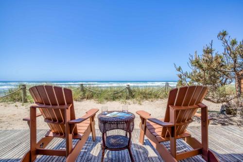 Neskowin House | Breakers Beach House 1 - Meredith Lodging
