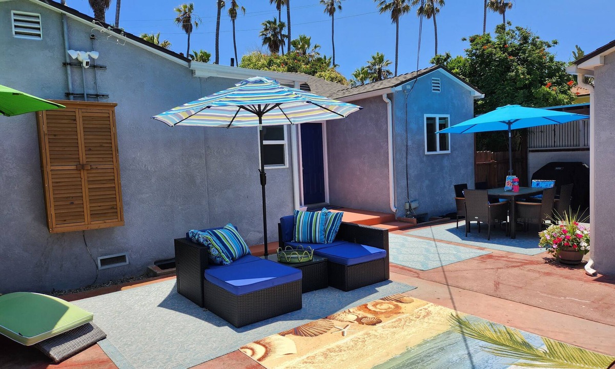 Crown Point House | Bright Beach Home 3 Minute Walk to Ocean & Bay Huge Private Backyard