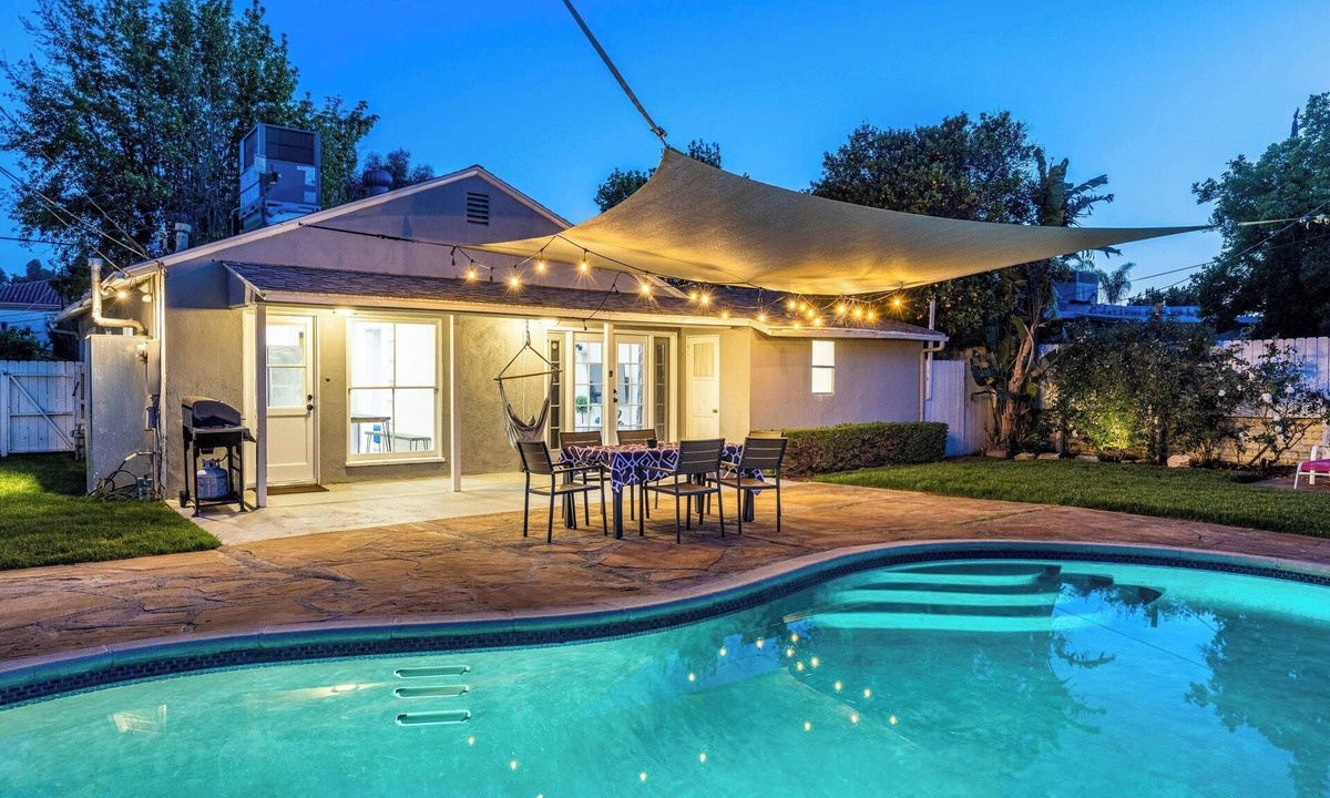 Tarzana House | *Bright & Beautiful w/Pool, BBQ, Upscale Area*
