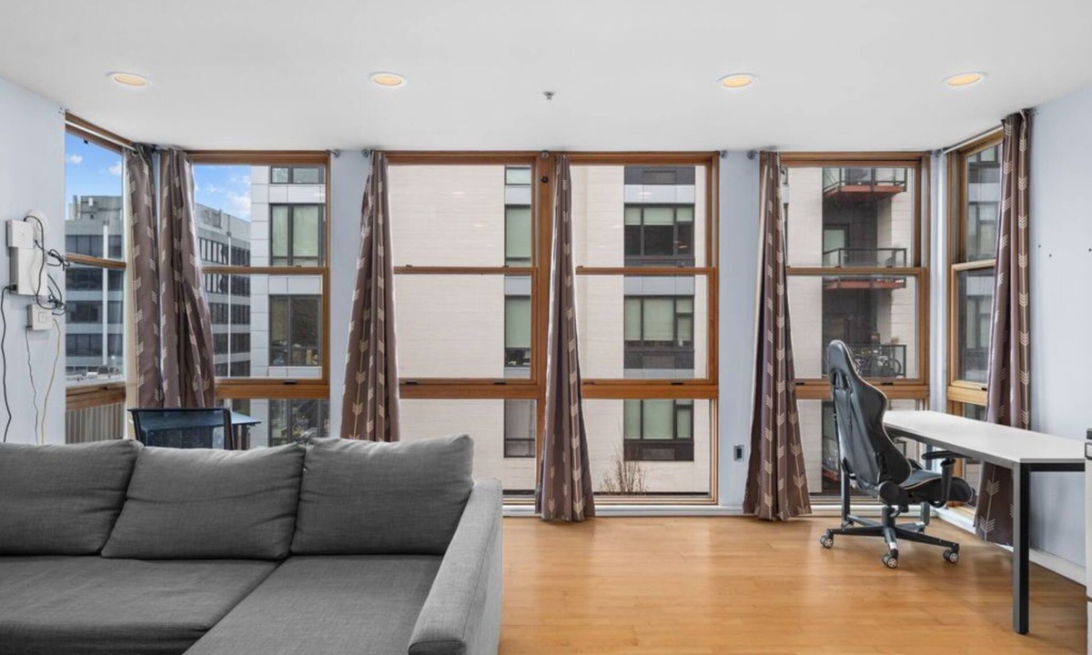 Downtown Portland Apartment | Bright Downtown Portland Studio | Walk to PSU